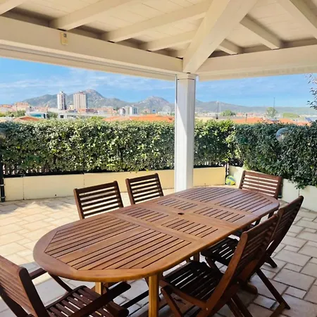 Charming And Sunny With Great View Apartmán